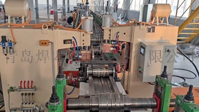 五菱車廂板生產線配置焊本中頻滾焊機